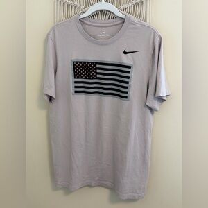 Men’s Nike USA flag Dri-Fit T-shirt sz L